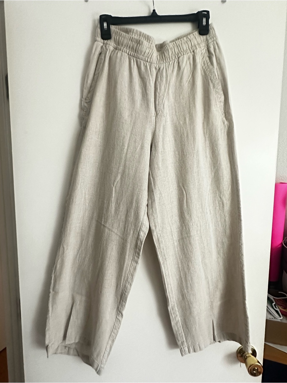 Old Navy women’s Linen-Blend Wide Leg Chinos in Light Beige
